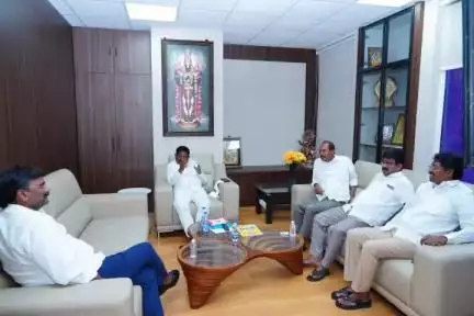 సంతనూతలపాడు: సంతనోళ్లపాడు నియోజకవర్గ అభివృద్ధికి సహకారం అందించండి - రాష్ట్ర మంత్రులను కోరిన ఎమ్మెల్యే బి.ఎన్ విజయ్ కుమార్