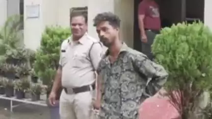 रायगढ़: चक्रधरनगर पुलिस ने प्रतिबंधित नशीली दवाओं के साथ दो युवक और एक युवती को पकड़ा, 250 इंजेक्शन और 160 टैबलेट ज़ब्त