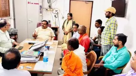 मोतिहारी: पूर्वी चंपारण मोतिहारी के सिविल सर्जन और गोविंदगंज विधायक ने संयुक्त रूप से पहाड़पुर सीएचसी का किया निरीक्षण