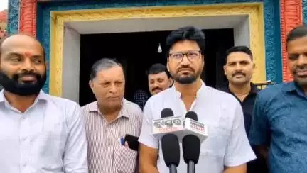 ଅନୁଗୋଳ: ବଅଁରପାଳ ପଞ୍ଚଶ୍ରୀକ୍ଷେତ୍ରରେ ରଥ ଯାତ୍ରା ନେଇ ମନ୍ଦିର ଠାରେ ବୈଠକ ଅନୁଷ୍ଠିତ; ପ୍ରତିକ୍ରିୟା ରଖିଲେ କିଟୁ ପଣ୍ଡା ଓ ସ୍ଥାନୀୟ ଲୋକ