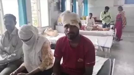 लालबर्रा: वारासिवनी-लालबर्रा रोड पर ओवरब्रिज के पास बाइक दुर्घटना, आर्मी जवान समेत तीन घायल