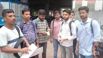 রাজারহাট: ২৫ শে জুন সল্টলেকে এসএসসি ভবন অভিযানের ডাক দিল যোগ্য গ্রুপ সি ও গ্রুপ ডি অধিকার মঞ্চের প্রতিনিধিরা