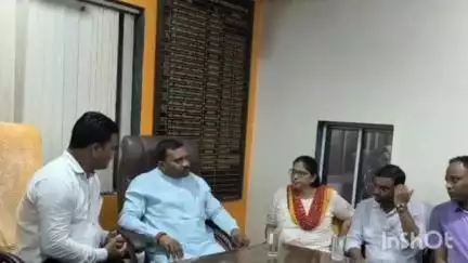 पालघर: खासदार डॉ.हेमंत साहेब यांनी पास्थळ येथे दिली भेट; लोकप्रतिनिधी, अधिकारी व नागरिकांशी साधला संवाद
