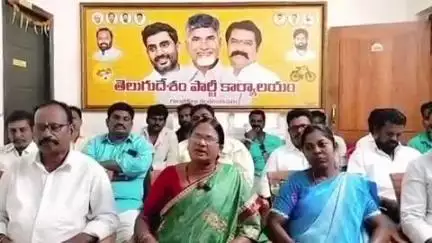 గుంతకల్లు: ఎమ్మెల్యే గుమ్మనూరు జయరామ్ మాటలను వక్రీకరించిన వైసీపీ నాయకులు, పట్టణంలో టీడీపీ నేతలు ఆరోపణ