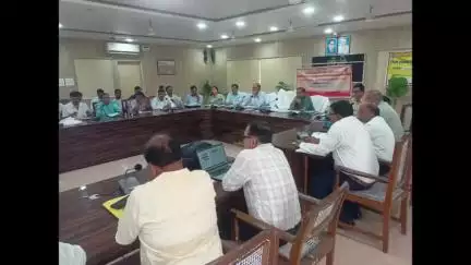 अमरोहा: अमरोहा के सीडीओ ने अधिकारियों की बैठक ली, संचारी रोगों को लेकर दिए निर्देश