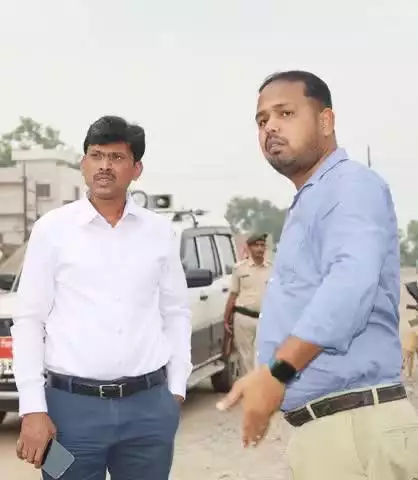 जिलाधिकारी, पटना द्वारा दीदारगंज से भद्रघाट, जेपी गंगा पथ-अशोक राजपथ तथा पटना साहिब रेलवे स्टेशन के नजदीक जनहित की विभिन्न योजनाओं का निरीक्षण किया गया।