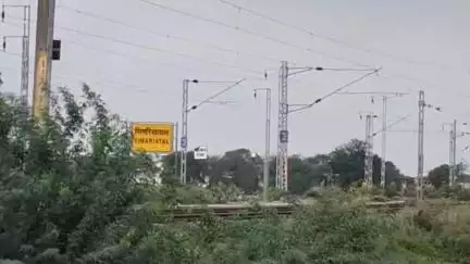 झांसी: झांसी रेल मंडल में मोबाइल वीडियो वैन के माध्यम से चलाया जा रहा संरक्षा जागरूकता अभियान