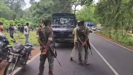 कोलेबिरा: ट्रक और पल्सर बाइक की सीधी भिड़ंत में बाइक सवार दो युवकों की दर्दनाक मौत