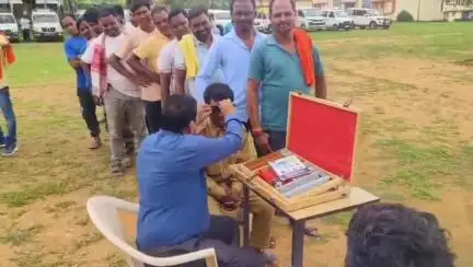 पत्थलगांव: पत्थलगांव में स्कूली वाहनों के दस्तावेजों और फिटनेस की जांच के साथ 48 चालक-परिचालकों के स्वास्थ्य का भी परीक्षण किया गया