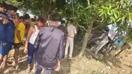 लदनिया: कामेपट्टी गांव के पास यात्रियों से भरी बस पलटी, लगभग डेढ़ दर्जन यात्री घायल
