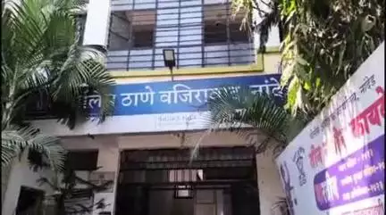 नांदेड: तु आम्हास मदत का करीत नाहिस,आमच्या सोबत काम का करत नाहि म्हणत मुरमुरा गल्लीत दोघाकडून पिस्टल-खंजरने एकाचा खुनाचा प्रयत्न