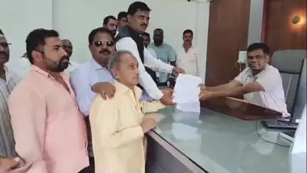 कोरेगाव: कुमठे येथील गायरान जमीन कोरेगावच्या कचरा डेपोला देणार नाही; ग्रामस्थांचा एकमुखी निर्धार, प्रशासनाला निवेदन #jansamasya