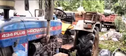 केरेडारी: केरेडारी में अंचल अधिकारी ने एनजीटी के आदेश का उल्लंघन करते हुए बालू ले जा रहे एक ट्रैक्टर को जब्त किया