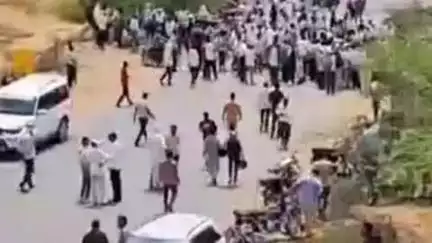 अजीतगढ़ त्रिवेणी रोड पर धाराजी में चारे के नीचे दबने से एक ही परिवार के 3 लोगों की हुई मौत