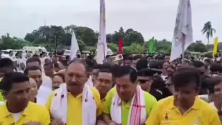 তেজপুৰ: আন্তৰ্জাতিক অলিম্পিক দিৱস উপলক্ষে অসম অলিম্পিক সন্থাৰ উদ্যোগত তেজপুৰত সমূহীয়া দৌৰ অনুষ্ঠিত, উপস্থিত কেন্দ্ৰীয় মন্ত্ৰী