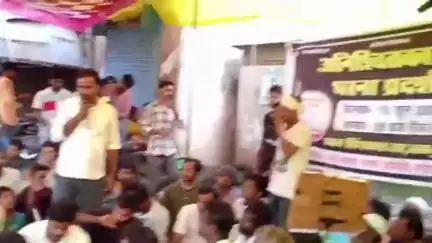 बहादुरगंज: बहादुगंज प्रखंड अंतर्गत महेशबथना पंचायत को कनकई नदी के कटाव से बचाने के लिए ग्रामीणों का धरना प्रदर्शन #jansamasya
