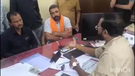 धार: सुधार कार्य के दौरान करंट लगने से झुलसा आउटसोर्स कर्मचारी, लोगों ने विद्युत विभाग से की सहायता उपलब्ध कराने की अपील