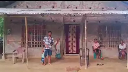 মৰাণ: খাদ্য বিষক্ৰিয়া হৈ শিশু, মহিলাসহ অৰ্ধশতাধিক অসুস্থ হোৱা ঘটনাক লৈ লেঙেৰীৰ ৩নং ঠেঙাল গাঁৱত অব্যাহত আছে আতংক