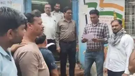 मुलताई: मुलताई में दैनिक वेतन भोगियों ने वेतन वृद्धि और मांगों को लेकर नपा अधिकारी को ज्ञापन सौंपा