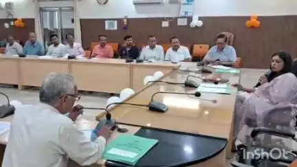 कासगंज: कलेक्ट्रेट सभागार में डीएम की अध्यक्षता में उद्योग बंधु की बैठक हुई आयोजित, जारी किए गए आवश्यक दिशा निर्देश