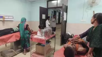 त्रिवेणीगंज: तमकुलहा में अनियंत्रित बाइक दुर्घटना, दो मजदूर गंभीर रूप से घायल