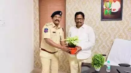దేవరకద్ర: మహబూబ్ నగర్ జిల్లా ఎక్సైజ్ అండ్ ప్రొహిబిషన్ అధికారిగా పదవీ బాధ్యతలు స్వీకరించిన :యం.సుధాకర్