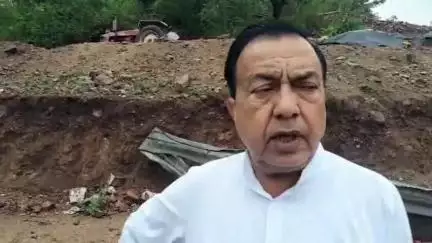 चंदेरी: अंधामोड़ व रेलिंग ना होने से प्राणपुर घाटी पर दुर्घटनाओं को लेकर पूर्व विधायक ने किया दौरा