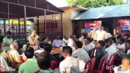 कासगंज: आगामी त्यौहारों को लेकर सोरों कोतवाली में धर्मगुरुओं के साथ पीस कमेटी की बैठक आयोजित हुई