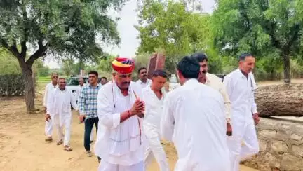 खींवसर: विधायक रेवंतराम डांगा खींवसर के पांचलासिद्धा व थांबड़िया गांवों के दौरे पर रहे