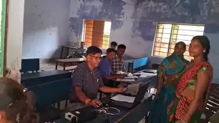 टुंडी: लुकैया में धरती आबा जनजातीय उत्कर्ष ग्राम अभियान के तहत शिविर का आयोजन