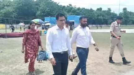 मोतिहारी: मोतिहारी में होमगार्ड बहाली के लिए आयोजित शारीरिक दक्षता की जांच परीक्षा का डीएम ने किया निरीक्षण
