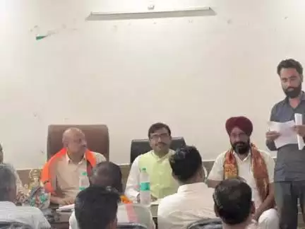 जसपुर: ग्राम महुआ डाबरा में पंचायत चुनाव को लेकर भाजपा संगठन ने की बैठक