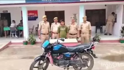 हर्रैया: दुबौलिया पुलिस ने मझियार के पास से चोरी की मोटरसाइकिल के साथ एक अभियुक्त को किया गिरफ्तार