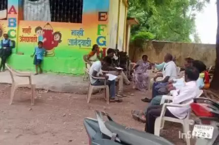 कोरपना: सोनुर्ली गावात बैल गाडीतून विद्यार्थ्यांची मिरवणूक