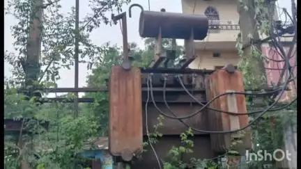 पतरातू: मेन रोड और पतरातू स्टैंड के पास बिजली गिरने से दो ट्रांसफार्मर जले