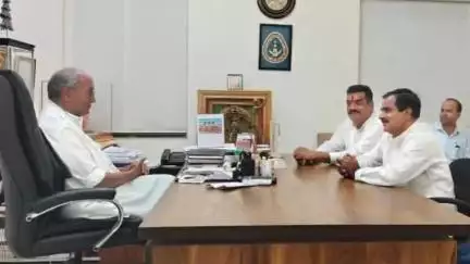 राजगढ़: भोपाल में पूर्व विधायकों ने पूर्व मुख्यमंत्री दिग्विजय सिंह से की मुलाकात