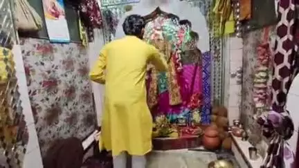 बांधवगढ़: जय स्तंभ चौक स्थित वैष्णो माता मंदिर में माता की संध्या आरती की गई