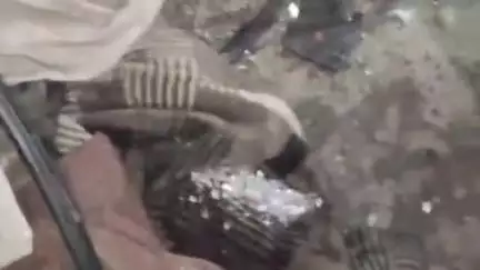 देवास नगर: देवास-इंदौर बाईपास पर ट्रक पलटा, ड्राइवर को आई चोट
