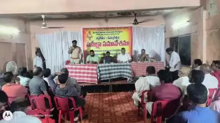 లోవ తలుపులమ్మ ఆషాడ మాస మహోత్సవాలపై సమీక్ష పాల్గొన్న అన్ని శాఖల అధికారులు