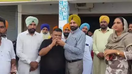 ਦਿੜਬਾ: ਦਿੜਬਾ ਵਿਖੇ ਆਮ ਆਦਮੀ ਪਾਰਟੀ ਦੇ ਵਰਕਰਾਂ ਵੱਲੋਂ ਲੁਧਿਆਣਾ ਵਿੱਚ ਹੋਈ ਜਿੱਤ ਤੋਂ ਬਾਅਦ ਮਨਾਈ ਖੁਸ਼ੀ