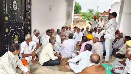 रोहट: रोहट के ढाबर गांव में चार युवकों की मृतक परिजनों के घर पहुंचे जिला प्रमुख और PCC महासचिव, दी सांत्वना और आश्वासन