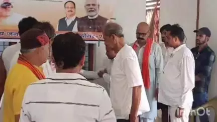 त्योंथर: गढ़ीमंडल के सोहर्वा में डॉ. श्यामा प्रसाद मुखर्जी का बलिदान दिवस मनाया गया, भाजपा कार्यकर्ता व ग्रामीण रहे उपस्थित