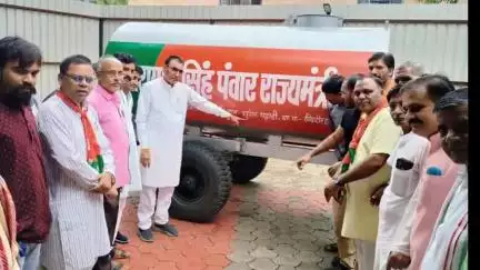 राजगढ़: राज्यमंत्री नारायण सिंह पंवार ने घुरेल पहाड़ी स्थित पशुपतिनाथ मंदिर में श्रद्धालुओं के लिए भेंट किए पानी के दो टैंकर