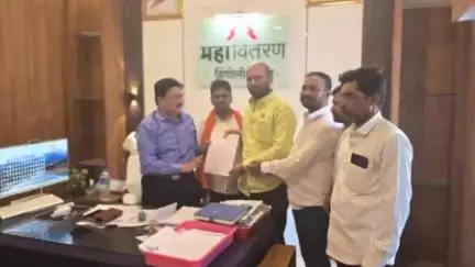 सेनगाव: शेतकऱ्यांच्या मागण्या मान्य न झाल्यास ऊर्जा मंत्र्यांच्या घरासमोर आंदोलन,क्रांतिकारी शेतकरी संघटनेचा निवेदनाद्वारे इशारा