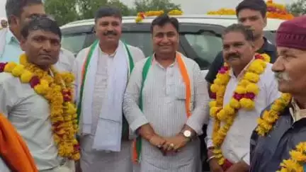 अन्ता: कांग्रेस ब्लॉक अध्यक्ष के नेतृत्व में पलायथा में कांग्रेस प्रदेश अध्यक्ष व प्रतिपक्ष के नेता का जोरदार स्वागत किया गया