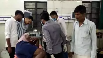 समस्तीपुर: गढ़ही मोहनपुर गांव में बच्चों के विवाद में एक युवक के साथ मारपीट