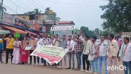 ಹೊಸನಗರ: ರಿಪ್ಪನ್ ಪೇಟೆಯಲ್ಲಿ ಕೇಂದ್ರ ಸರ್ಕಾರದ ವಿರುದ್ಧ ರಸ್ತೆ ತಡೆದು ಕಾಂಗ್ರೆಸ್ ಆಕ್ರೋಶ