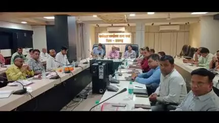 राजगढ़: राजगढ़ कलेक्ट्रेट कार्यालय में बैठक, कलेक्टर ने खाद-बीज की उपलब्धता पर नजर रखने के दिए निर्देश