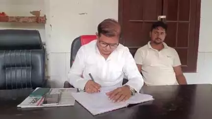 विधायकों के निष्कासन पर सपा जिला अध्यक्ष पारसनाथ यादव बोले- विचारधारा से समझौता बर्दाश्त नहीं