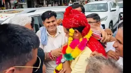 बायतु: खाद्य एवं आपूर्ति विभाग के मंत्री सुमित गोदारा का बायतु आगमन पर भाजपा कार्यकर्ताओं ने किया भव्य स्वागत